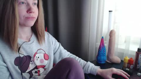 I have new photos come and see with love Molly online show from 16, 2, 2025