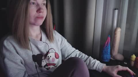 I have new photos come and see with love Molly online show from 16, 2, 2025