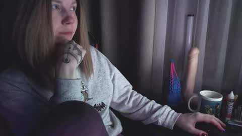 I have new photos come and see with love Molly online show from 21, 2, 2025