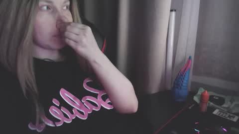 I have new photos come and see with love Molly online show from 14, 12, 2025