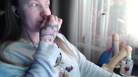 Snapshot of molly_royse chatting on 12, 3, 2026 I have new photos come and see with love Molly online show from 12, 3, 2026