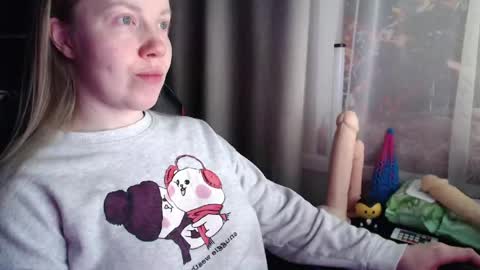 I have new photos come and see with love Molly online show from 28, 5, 2026