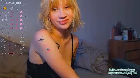 Snapshot of molly_smolly_ chatting on 10, 7, 2026 lo online show from 10, 7, 2026