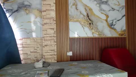 mollyandsam303av online show from 8, 4, 2026