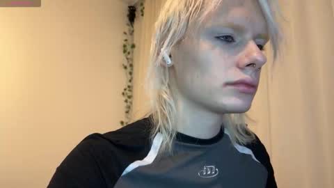 mollychloe online show from 19, 11, 2025