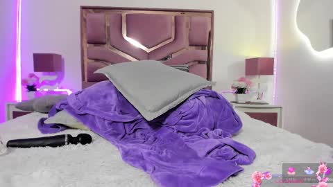 Molly  online show from 12, 3, 2025