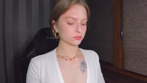 Snapshot of mollydangerous chatting on 15, 10, 2025 Taisha online show from 15, 10, 2025