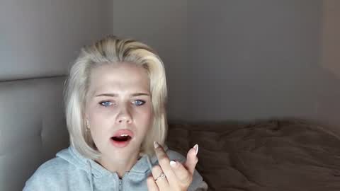 mollyforthenose online show from 1, 8, 2026
