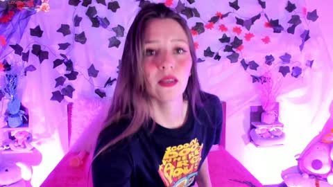 Snapshot of mollylewis18 chatting on 3, 2, 2025 New girl Emily Valentina Michelle online show from 3, 2, 2025