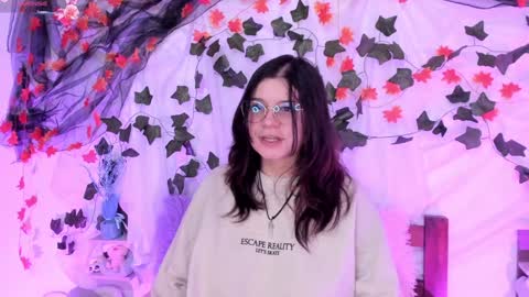 Snapshot of mollylewis18 chatting on 7, 2, 2025 New girl Emily Valentina Michelle online show from 7, 2, 2025
