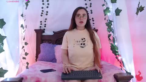 Snapshot of mollylewis18 chatting on 10, 2, 2025 New girl Emily Valentina Michelle online show from 10, 2, 2025