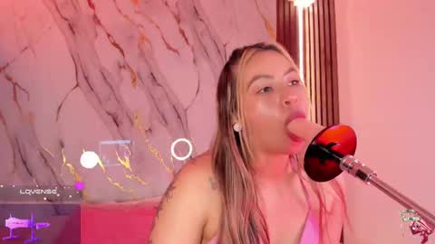 Snapshot of mollylewis18 chatting on 14, 9, 2025 New girl Emily Valentina  Michelle online show from 14, 9, 2025
