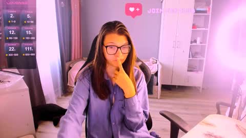 Snapshot of mollylollipop20 chatting on 9, 9, 2025 KIRA online show from 9, 9, 2025