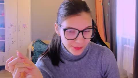  KIRA  online show from 2, 3, 2026