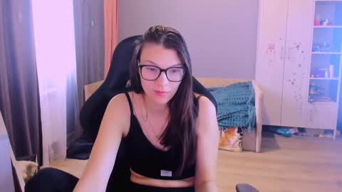  KIRA  online show from 19, 3, 2026