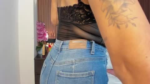 Snapshot of mollylove_ chatting on 24, 4, 2026 mollylove_ online show from 24, 4, 2026