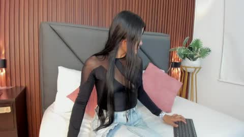 Snapshot of mollylove_ chatting on 9, 5, 2026 mollylove_ online show from 9, 5, 2026