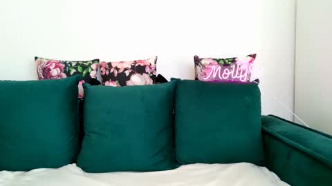 Molly online show from 19, 9, 2025