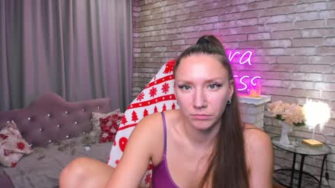 hi im Molly heregreat boobs big heart  warm pussy  online show from 8, 12, 2024