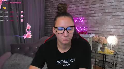 hi im Molly heregreat boobs big heart  warm pussy  online show from 2, 10, 2025