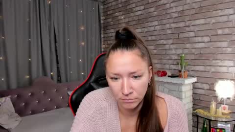 hi im Molly heregreat boobs big heart  warm pussy  online show from 26, 5, 2026