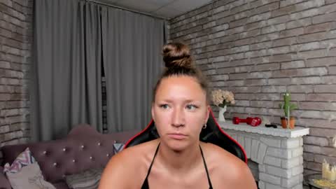 hi im Molly heregreat boobs big heart  warm pussy  online show from 29, 6, 2026