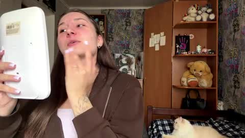 Molly online show from 7, 6, 2026