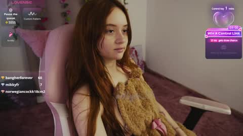 Snapshot of mollysb_05 chatting on 10, 12, 2024 mollysb_05 online show from 10, 12, 2024