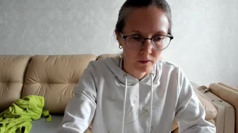 Snapshot of mollystory chatting on 16, 2, 2025 AngelMomm online show from 16, 2, 2025