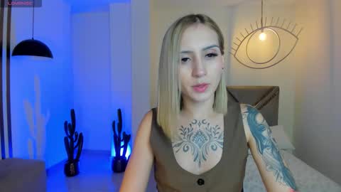 Snapshot of mollysunders_ chatting on 3, 2, 2026 Molly Sunders online show from 3, 2, 2026