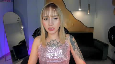 Molly Sunders online show from 13, 5, 2026