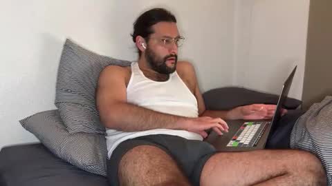 Snapshot of molten_escargot chatting on 22, 12, 2024 molten_escargot online show from 22, 12, 2024