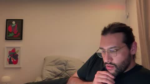 Snapshot of molten_escargot chatting on 30, 12, 2024 molten_escargot online show from 30, 12, 2024