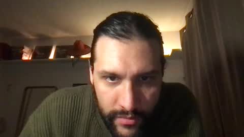 Snapshot of molten_escargot chatting on 13, 1, 2025 molten_escargot online show from 13, 1, 2025