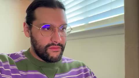 Snapshot of molten_escargot chatting on 12, 1, 2026 molten_escargot online show from 12, 1, 2026