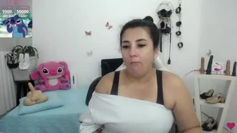 Snapshot of mom_17 chatting on 19, 6, 2026 Celeste online show from 19, 6, 2026