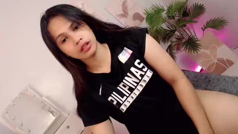 MOMIKHEM online show from 20, 9, 2025