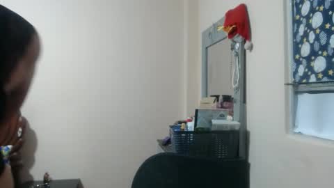 Snapshot of mommy_sexy2 chatting on 18, 12, 2025 zarai online show from 18, 12, 2025