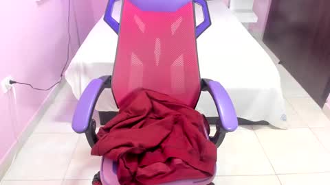 Snapshot of mommy_whore_slut chatting on 19, 2, 2025 call me slut online show from 19, 2, 2025