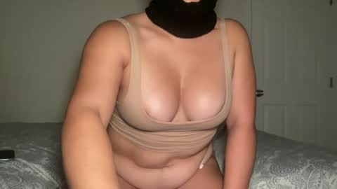 Snapshot of mommygoddess03 chatting on 16, 9, 2025 mommygoddess03 online show from 16, 9, 2025