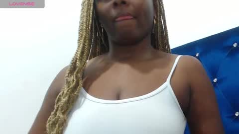 Snapshot of mommywebcam chatting on 6, 10, 2025 DINAH online show from 6, 10, 2025