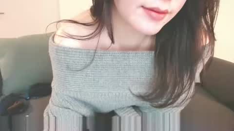 Momo online show from 5, 12, 2024