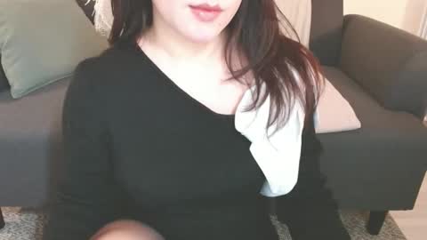 Momo online show from 12, 1, 2025