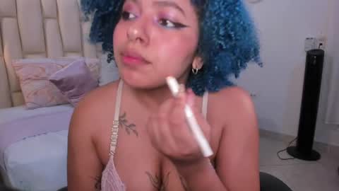 Momo  online show from 11, 5, 2026