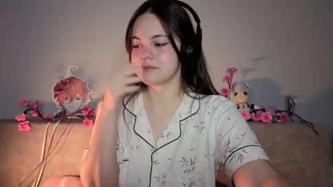 Momo online show from 8, 3, 2026