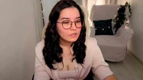 Momo online show from 4, 6, 2026