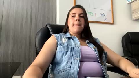 Snapshot of mona28__ chatting on 16, 9, 2025 Mona online show from 16, 9, 2025