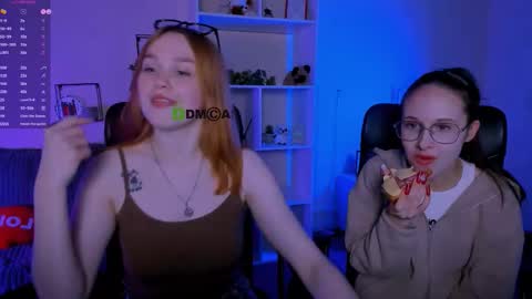 Snapshot of mona_cloud chatting on 8, 10, 2025 Mona  online show from 8, 10, 2025