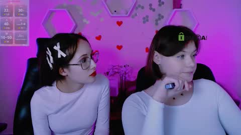 Snapshot of mona_cloud chatting on 11, 10, 2025 Mona  online show from 11, 10, 2025