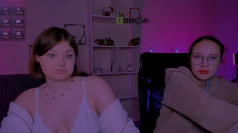 Snapshot of mona_cloud chatting on 12, 10, 2025 Mona  online show from 12, 10, 2025